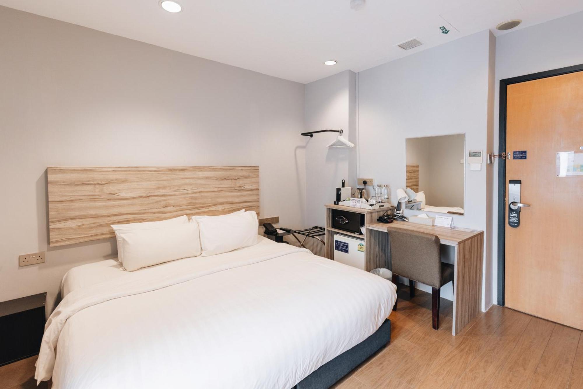 Deluxe King Room Balcony