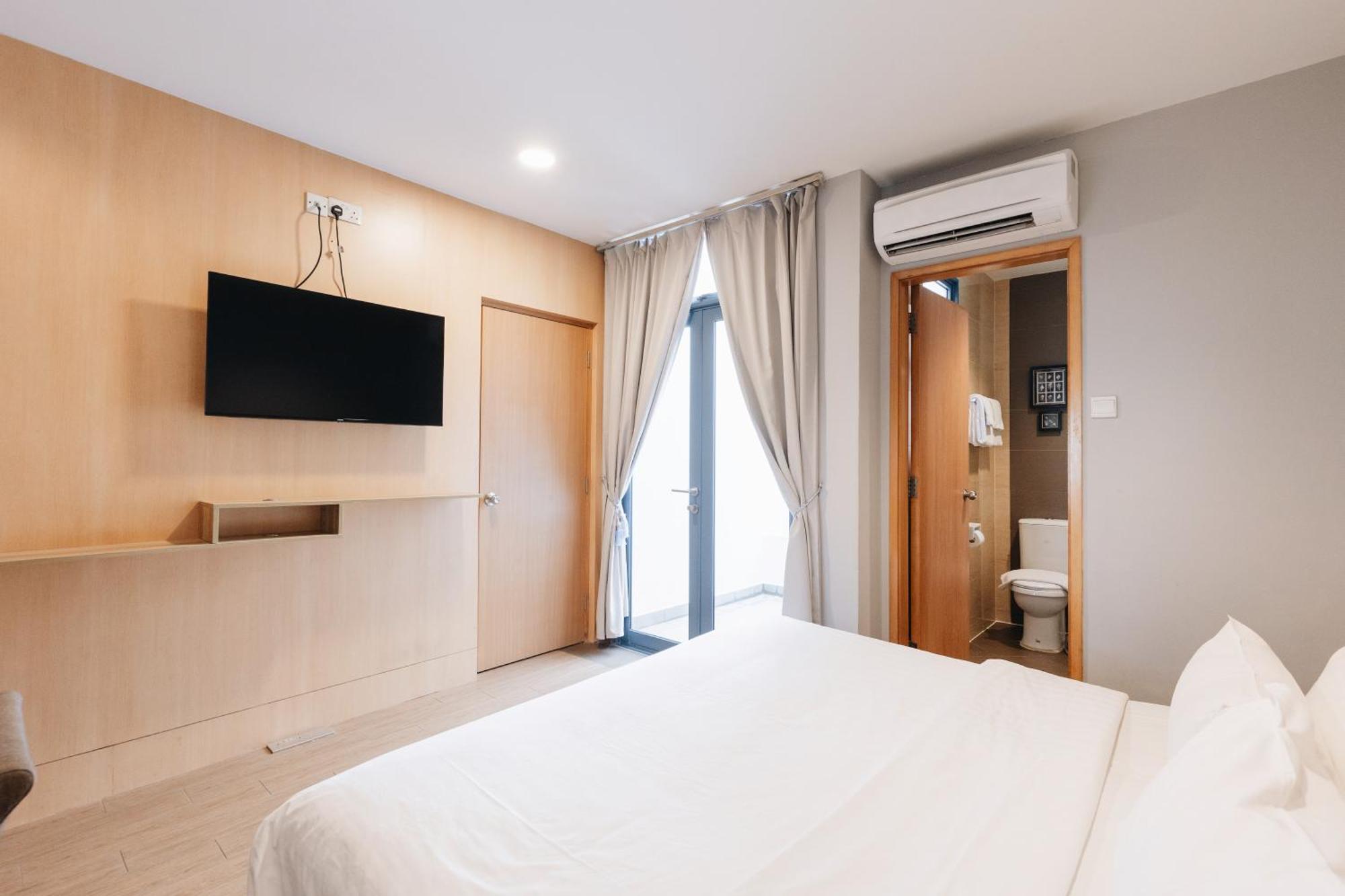 Deluxe King Room Balcony