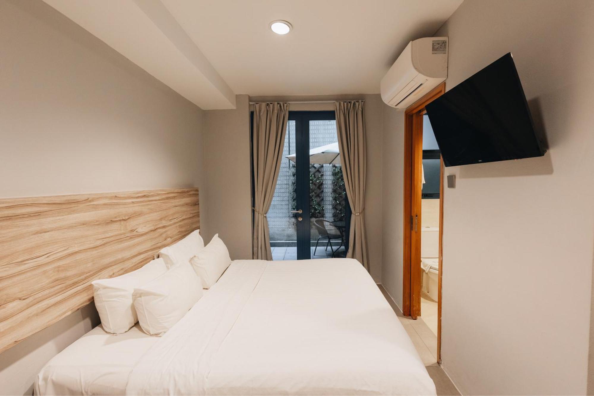 Deluxe King Room Balcony